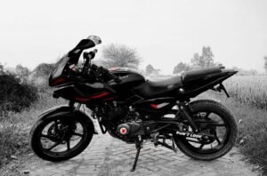 Comprehensive Guide to Bajaj Pulsar 220 CC: Exploring All Variants